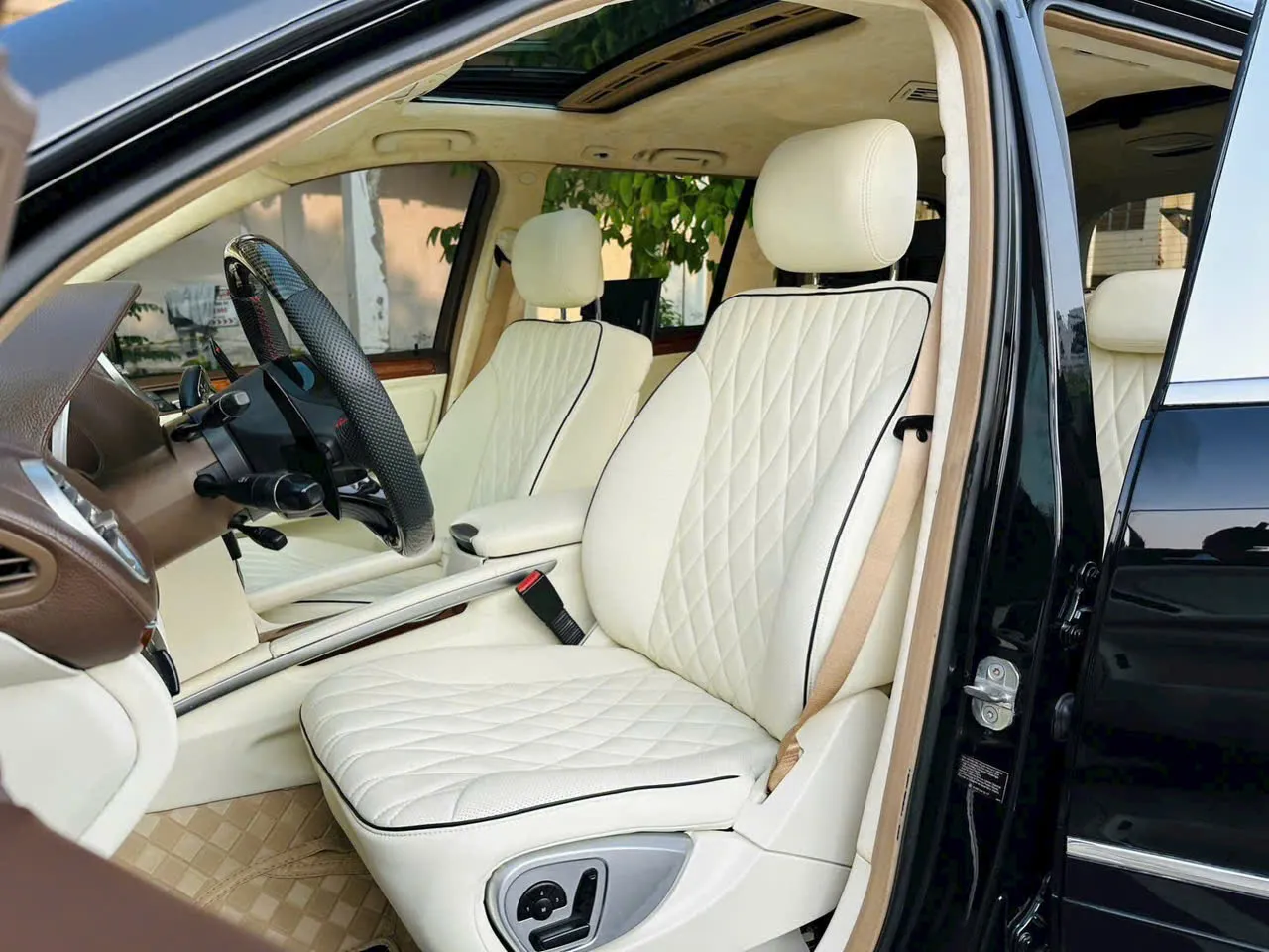Bọc ghế Mercedes Kem
